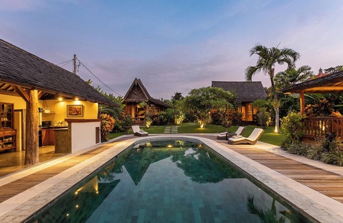 Batu Bolong Villa | VILLA IN CENTRAL CANGGU