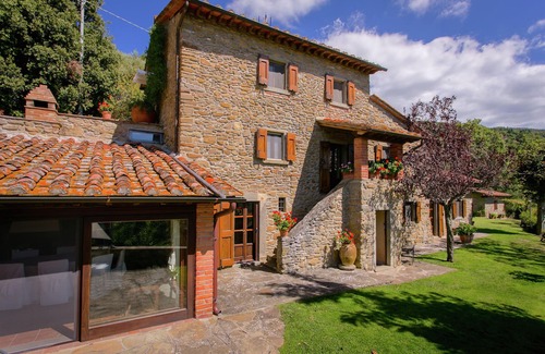 Cortona Villa | Villa in Cortona with Pool & Hill Views