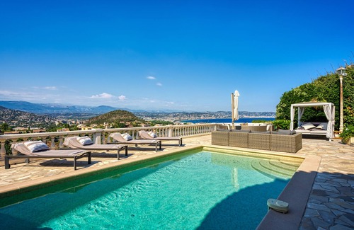 Theoule-sur-Mer Villa | Villa in fabulous THEOULE SUR MER with Stunning Sea views and The Bay ofCannes n