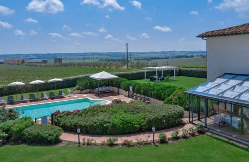 Le Piazze Villa | Villa in Fattoria with 9 bedrooms sleeps 18