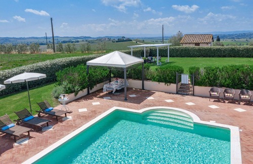 Le Piazze Villa | Villa in Fattoria with 9 bedrooms sleeps 18