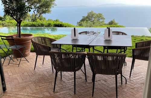 Le Rayol Villa | Villa in the greenery with exceptional view of the Golden Islands - sleeps 6