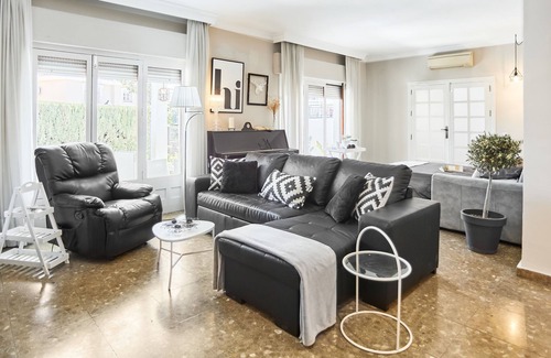 Fuengirola Villa | VILLA IN FUENGIROLA CENTER. NEW LUXURY POOL!