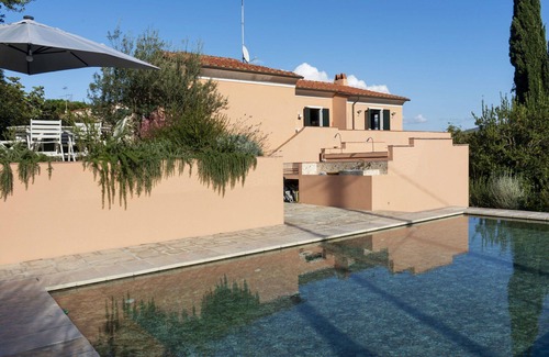 Bagno-Sprizze Villa | Villa in Literno with 4 bedrooms sleeps 10