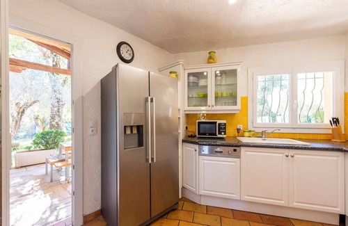 Mouans-Sartoux Villa | Villa in Mouans-Sartoux with Pool & Beach