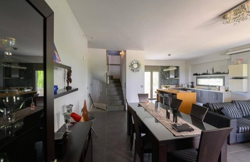 Mitopolis Villa | VILLA IN NATURE