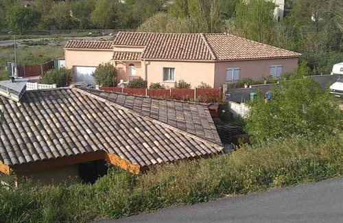 Peret House | Villa in Peret 34800 a village near Clermont Le Herault, Pezenas, Bezier Airport