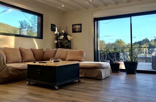 Roquevaire Villa | Villa in Provence with large swimming pool, enclosed garden with trees