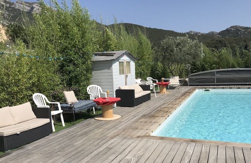 Roquevaire Villa | Villa in Provence with large swimming pool, enclosed garden with trees