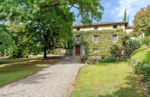 Capannori Villa | Villa in Segromigno In Monte with 11 bedrooms sleeps 22