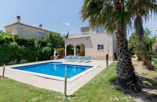 Sant Pere Pescador Villa | Villa in Sant Pere near Sea Beach and Pool