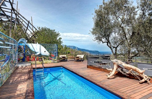 Schiazzano Villa | Villa in Schiazzano with 5 bedrooms sleeps 10