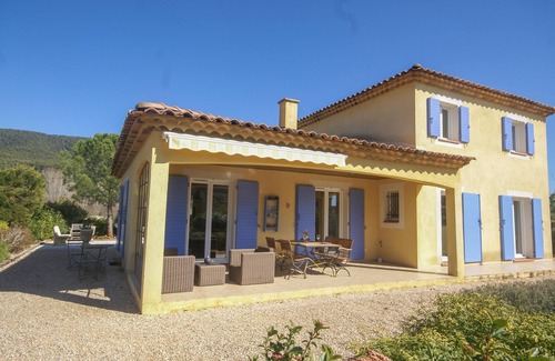 Aups Villa | Villa in small domain with pool and tenniscourt