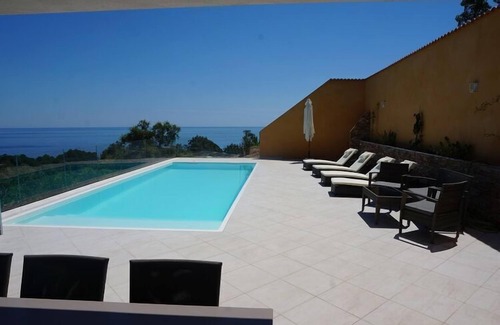 Favone House | Villa in Solenzara with Pool & Sea View