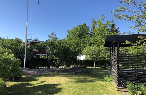 Nacka Municipality House | Villa in Stockholm by the sea not far from the archipelago with bathing area