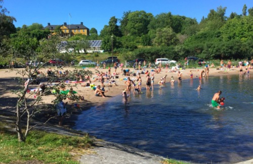 Nacka Municipality House | Villa in Stockholm by the sea not far from the archipelago with bathing area