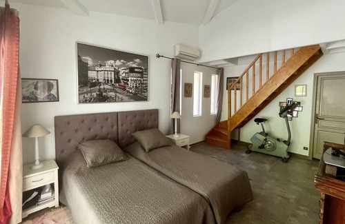 Chateauneuf-le-Rouge Villa | Villa IN THE Countryside Aixoise