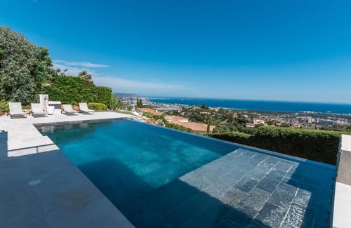 Les Termes Villa | Villa in the hills with pool