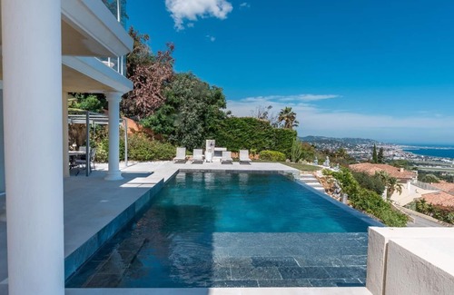 Les Termes Villa | Villa in the hills with pool