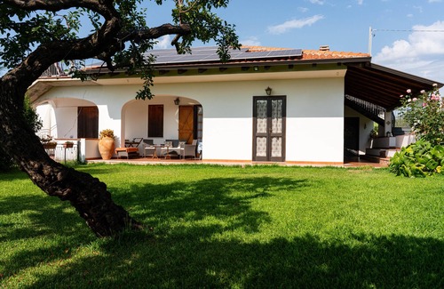 Acquedolci Villa | Villa in the countryside with pool