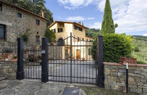 Cortona Villa | Villa in Torreone with 4 bedrooms sleeps 10