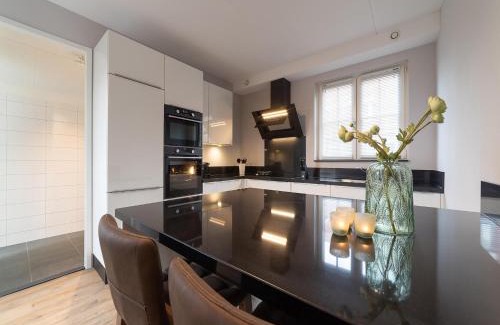 Colijnsplaat House | Villa in Zeeland near Clean Beaches