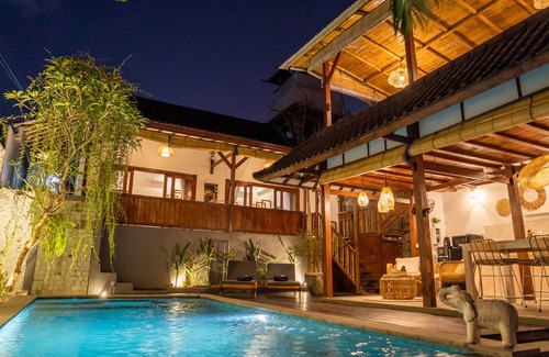 Babakan Villa | Villa Innerbloom stylish 2 BR with large pool and garden