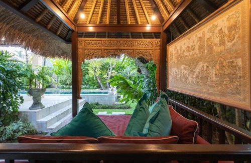 Drupadi Villa | Villa Intan Seminyak - Large swimming pool - Beautiful garden - Spacious and quiet