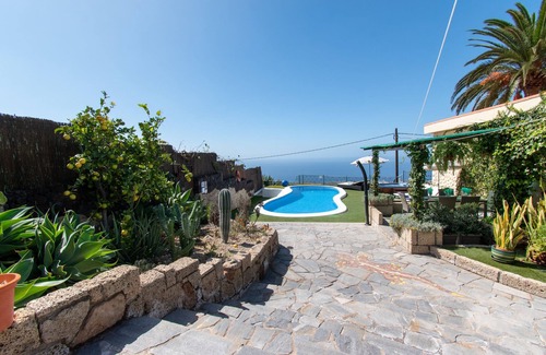 Adeje Villa | Villa Isabel by Tenerife Villas Online