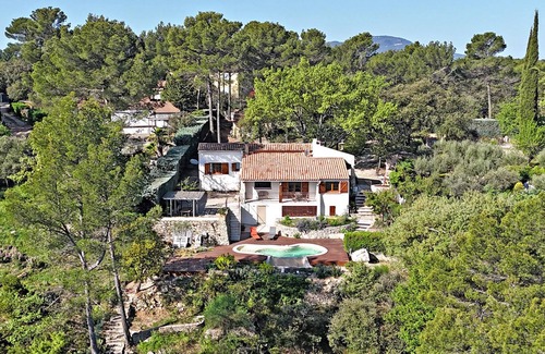 Sillans-la Cascade House | Villa Isabella - Haven of peace with swimming pool and panoramic view. sleeps 4