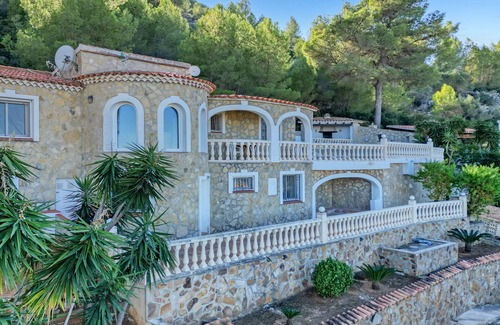 Denia Villa | Villa 'Isabella' with Private Pool, Wi-Fi and Air Conditioning