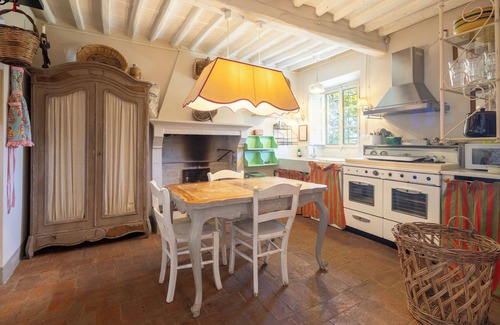 San Ginese Villa | Villa Isabo~Hills Delight, Lucca. Enchanting 5 bedroom Villa in Capannori, Italy