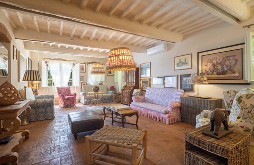 San Ginese Villa | Villa Isabo~Hills Delight, Lucca. Enchanting 5 bedroom Villa in Capannori, Italy