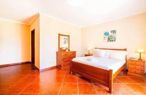 Carvoeira Villa | Villa Isadora Summary
