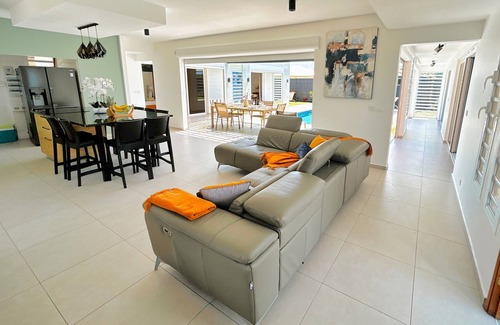 Saint-Francois House | Villa Ishika - Furnished Accommodation 4*