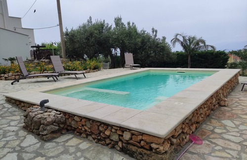 Castellammare del Golfo Villa | Villa Marianninswimming pool with hot tub in private garden