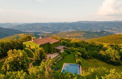 San Giovanni del Pantano Villa | Villa Santa Caterina by Miani Group