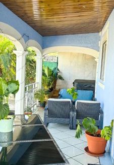 La Possession Villa | Villa JACUZZI CharlysAngel la Possession
