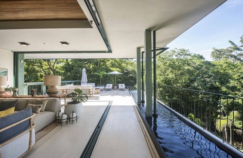 Culebra House | Villa Jade - Stylish Oceanfront Getaway with Private Beach & Concierge
