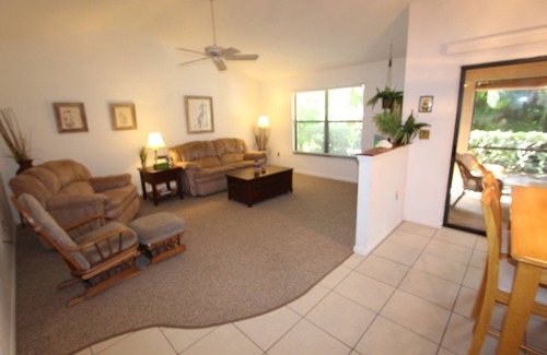 Iona Villa | Villa Jane w/ short drive to Beach, screened Lanai, Pool access, Beach cart/gear