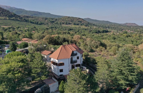 Nicolosi Villa | Villa joele