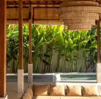 Uluwatu Villa | Villa Joglo Catalina