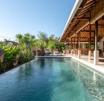 Uluwatu Villa | Villa Joglo Catalina