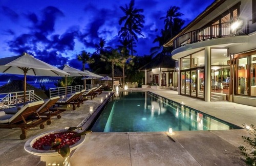 Petitenget Villa | Villa Jukung Absolute Beachfront .private Access to the sea