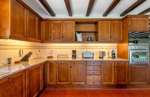 Usseira Villa | Villa Junceira: luxury hideaway near the Castle