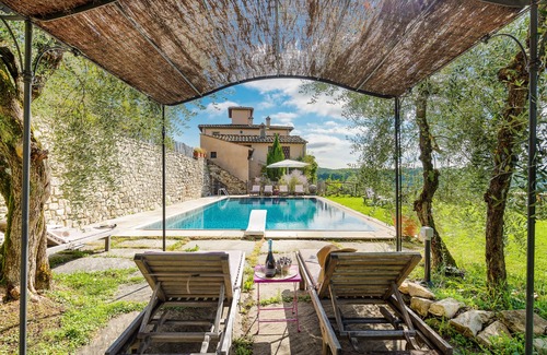 Rignano sull'Arno Villa | Villa just 14 km to Florence, 8 bedrooms. Garden, private pool and Wi-Fi!