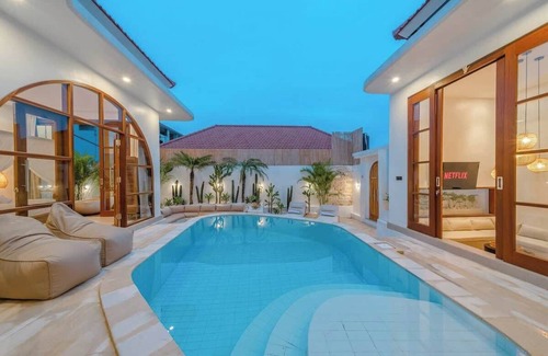 Pererenan House | Villa Kallistē Mediteranean 3BR Villa Canggu Beach