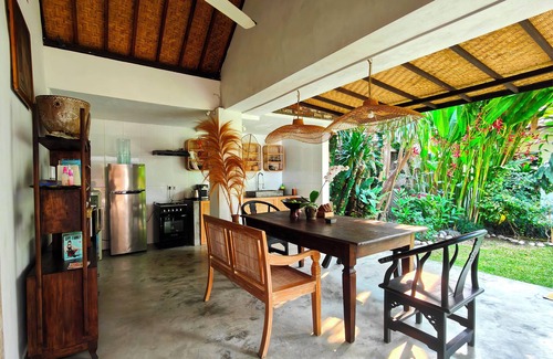 Ubud Villa | Villa Katak: Contemporary elegance and Balinese serenity in the heart of Ubud