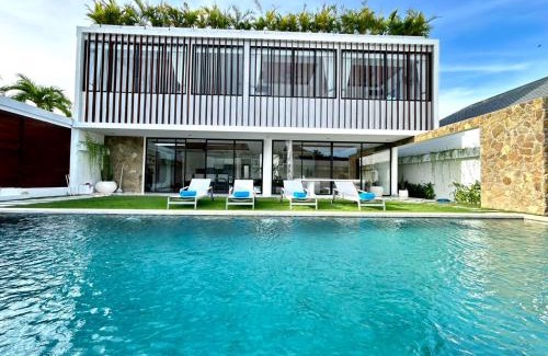 Sunset Road Villa | Villa Kawis Seminyak