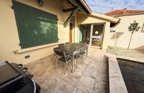 Entraigues-sur-la-Sorgue House | Villa Keromate air-conditioned with natural pool